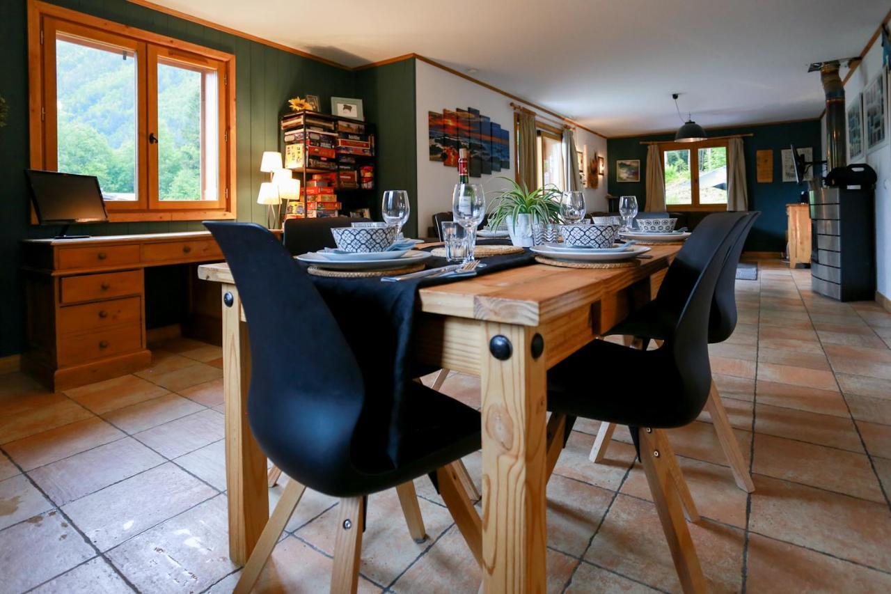 Chamonix Large Chalet, Sleeps 12, 200M2, 5 Bedroom, 4 Bathroom, Garden, Jacuzzi, Sauna Exteriér fotografie